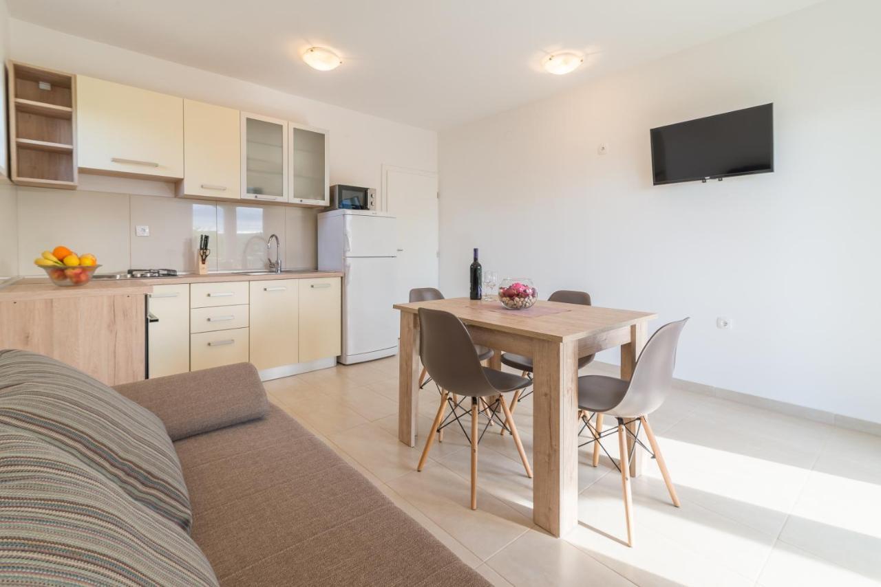 Apartmani Dupor Gornji Karin Exterior foto
